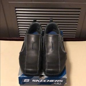 Urban track slip on casual shoes.